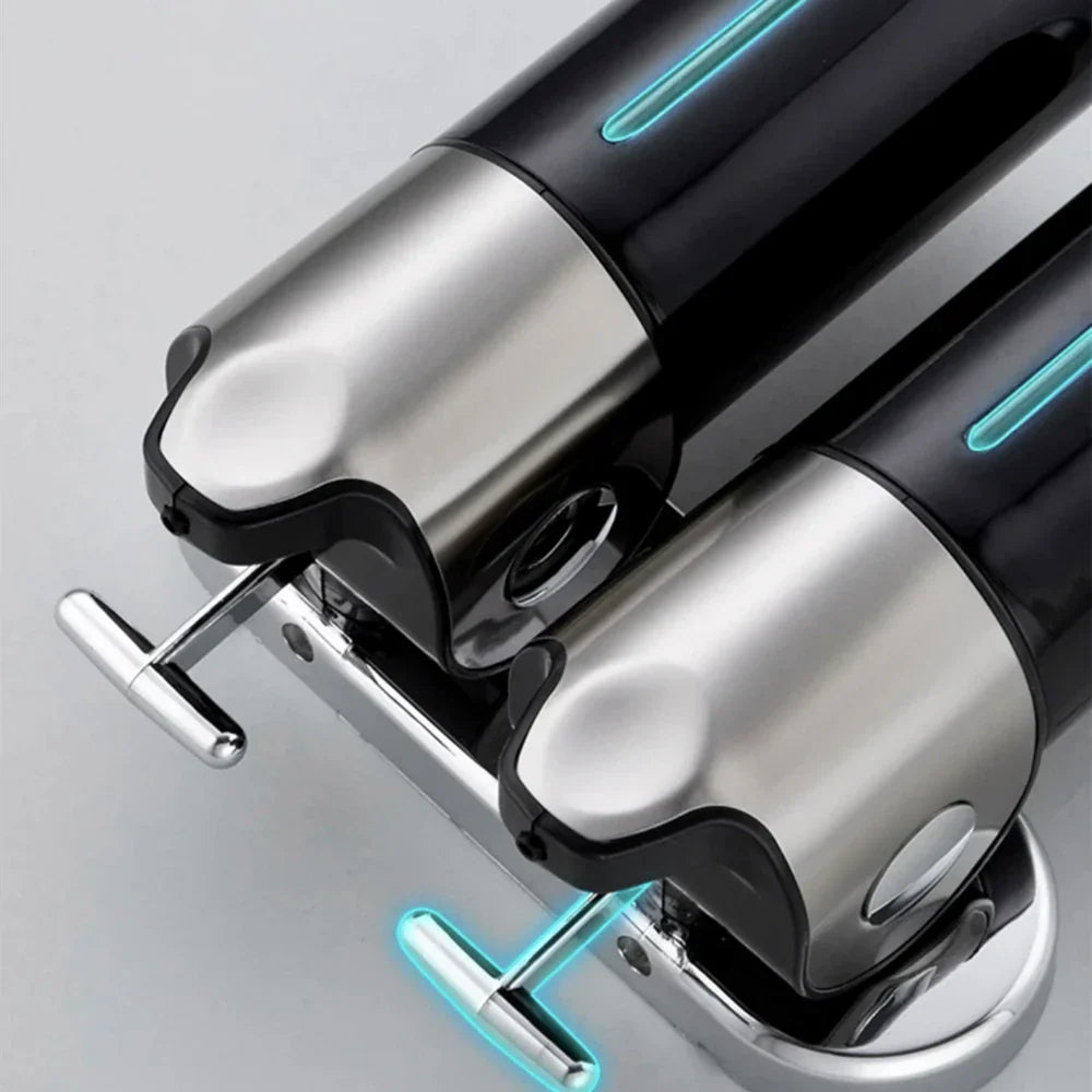 "Elegant vægmonteret sæbedispenser med dobbelt rum, minimalistisk design, gennemsigtige sektioner for nemt overblik."