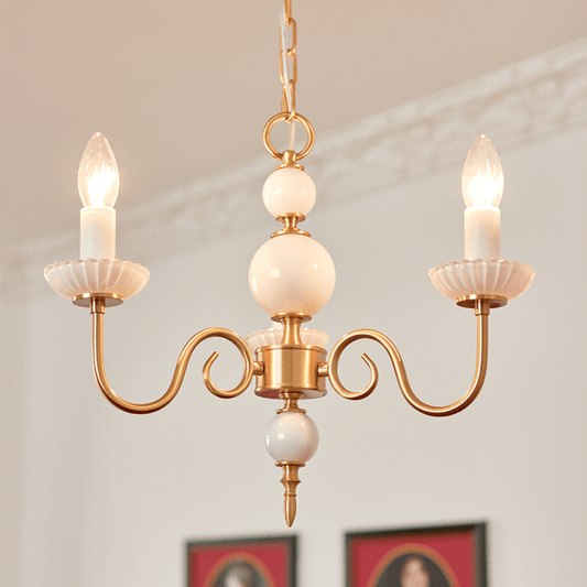 Elegant Retro Lysekrone i Cremefarvet Glas
