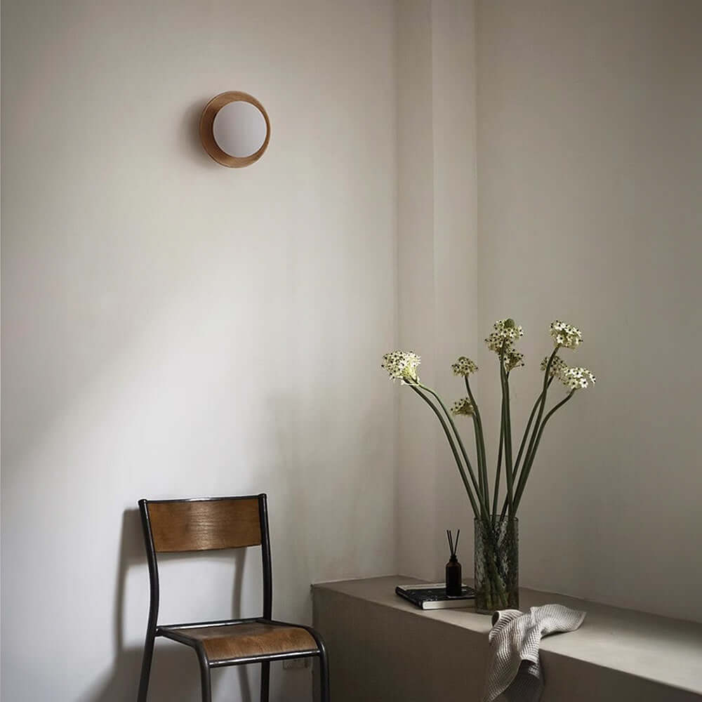 Elegant Trævæglampe i Hvidt - Minimalistisk Design