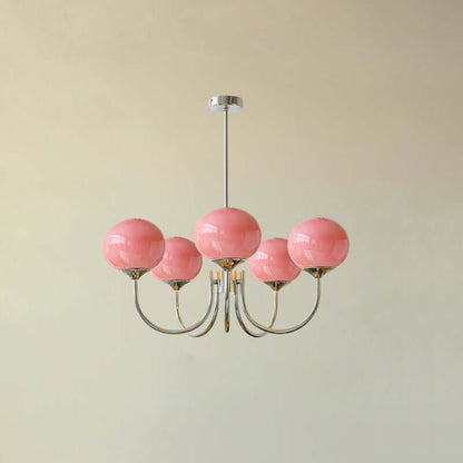Elegant Lysekrone med Gyldne Detaljer & Lyserøde Glasskærme