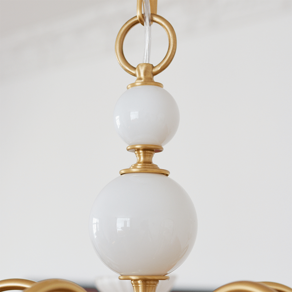 Elegant Retro Lysekrone i Cremefarvet Glas