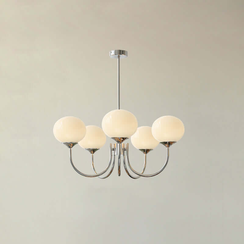Elegant Lysekrone med Gyldne Detaljer & Lyserøde Glasskærme