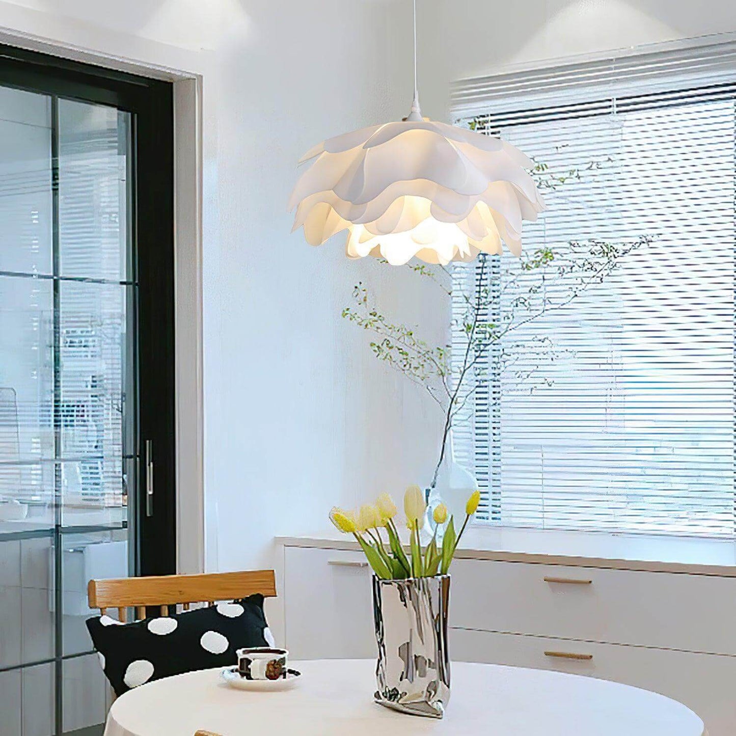 Elegant Blomsterformet Pendellampe