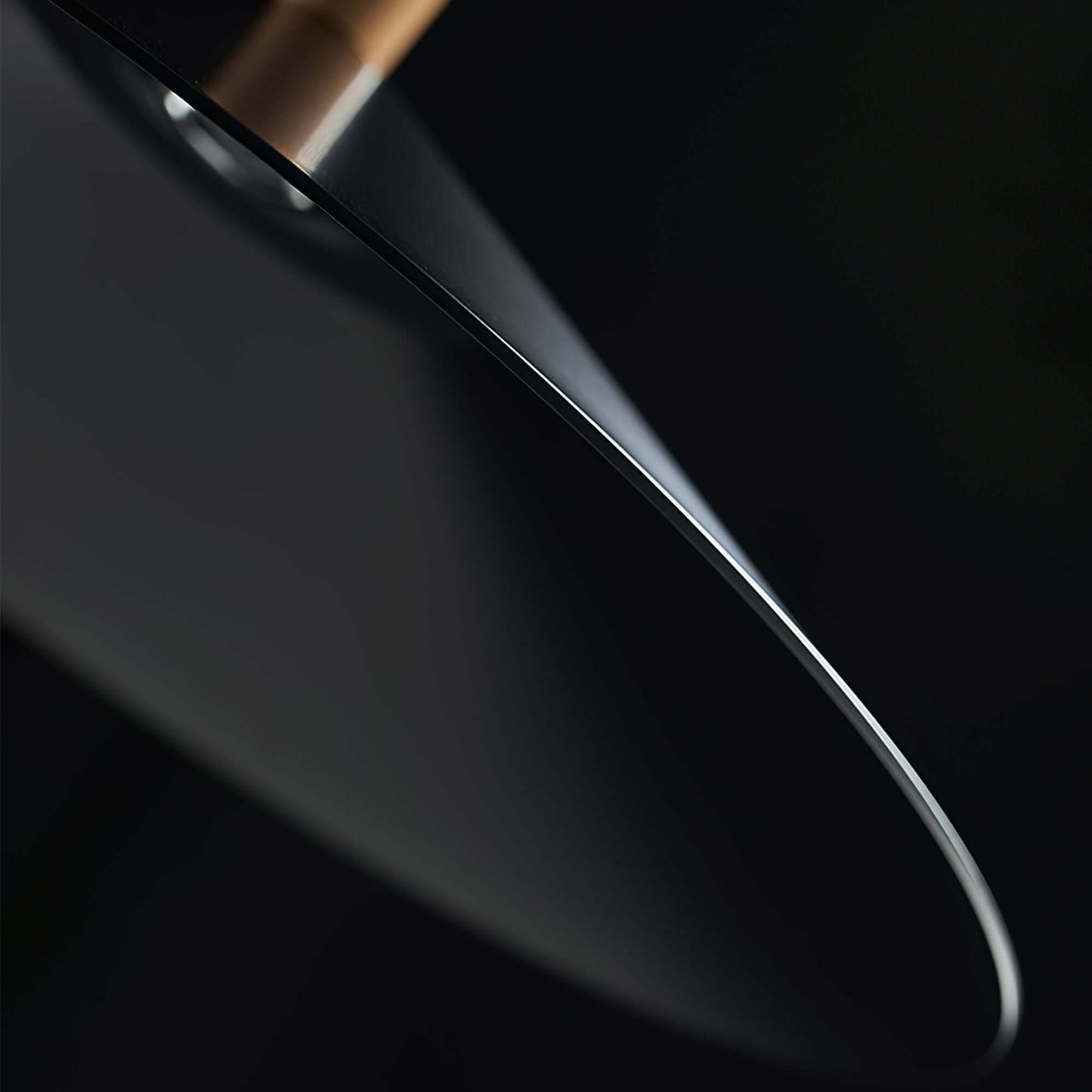 Elegant Kegleformet Pendellampe 35cm