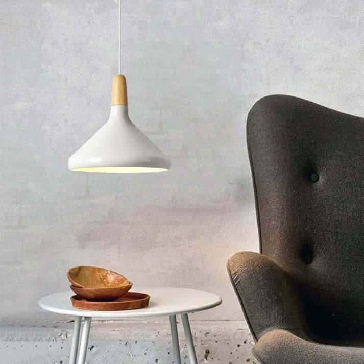 Konisk Pendel i Metal - Moderne Design