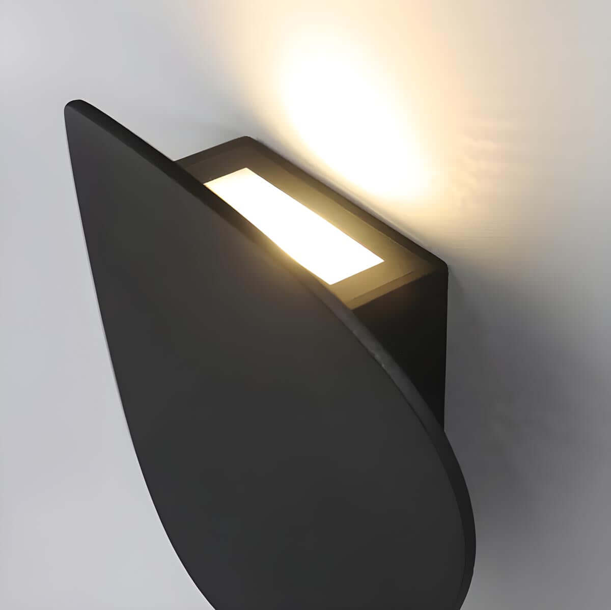 Elegant LED Væglampe i Aluminium - Moderne Design