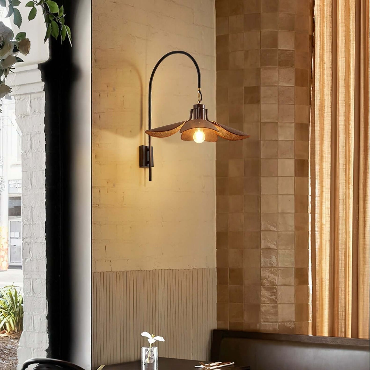 Elegant Blomster Væglampe 52cm - Metal & Hør