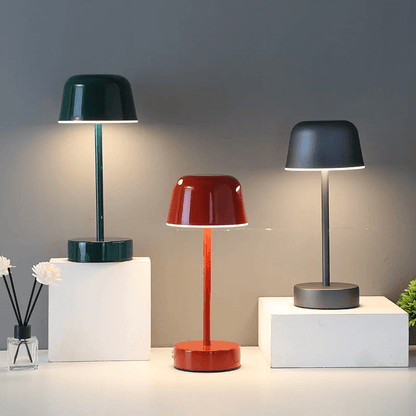 Genopladelig LED Bordlampe - Metaldesign