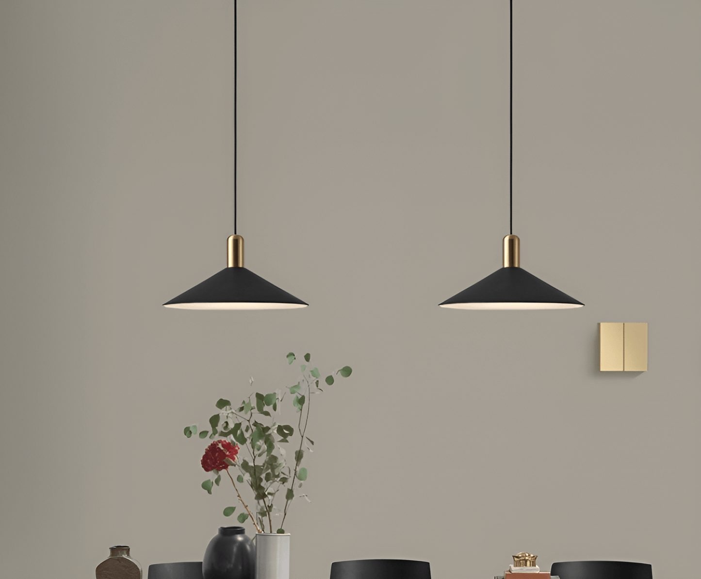Elegant Kegleformet Pendellampe 35cm