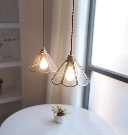 Elegant Glas Pendellampe - Messing Detaljer