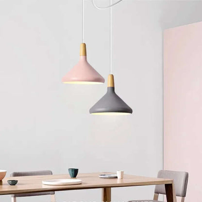 Konisk Pendel i Metal - Moderne Design