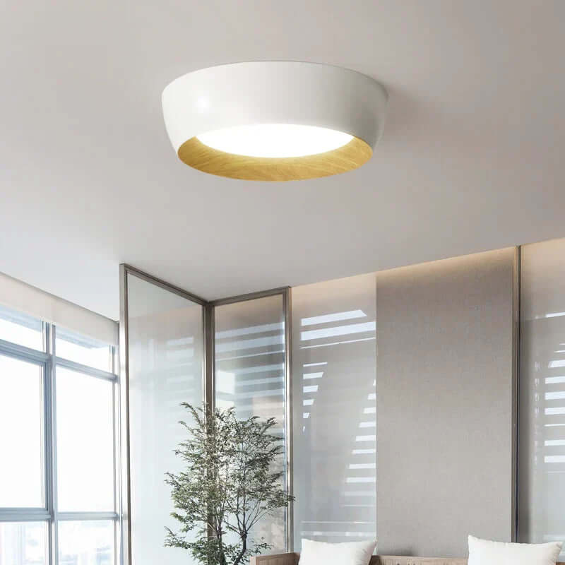 Minimalistisk LED loftslampe med trædetaljer