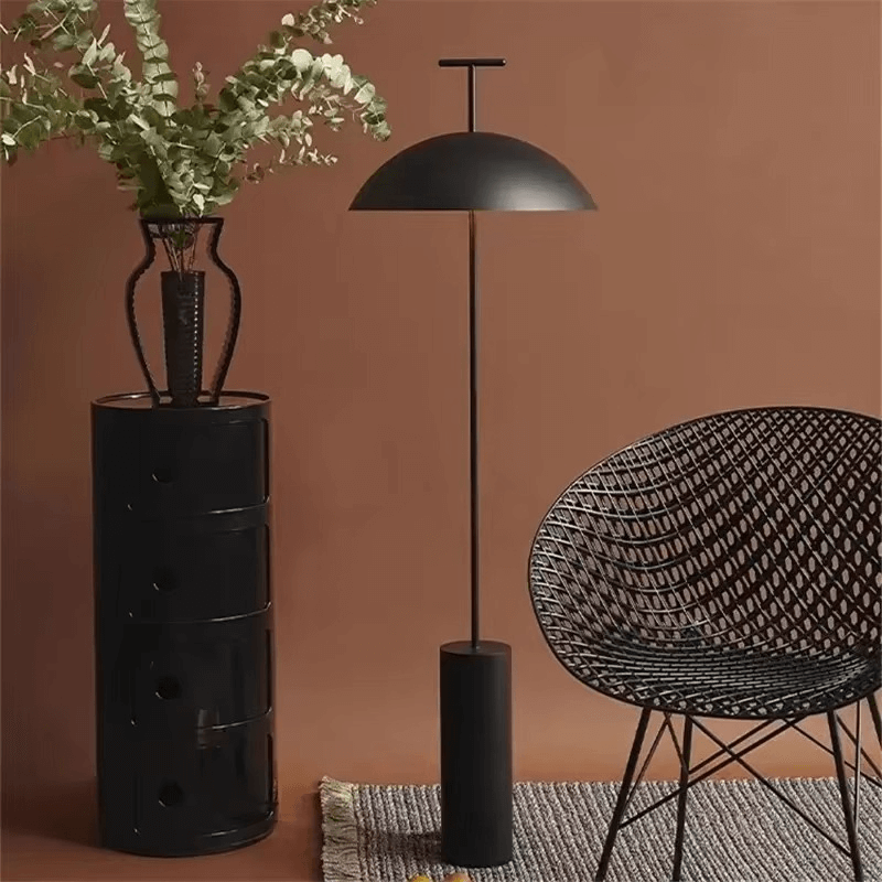Elegant Nordisk Gulvlampe i Metal