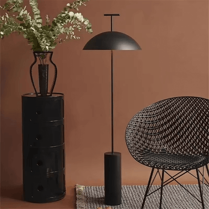 Elegant Nordisk Gulvlampe i Metal