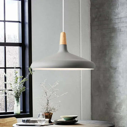 Konisk Pendel i Metal - Moderne Design
