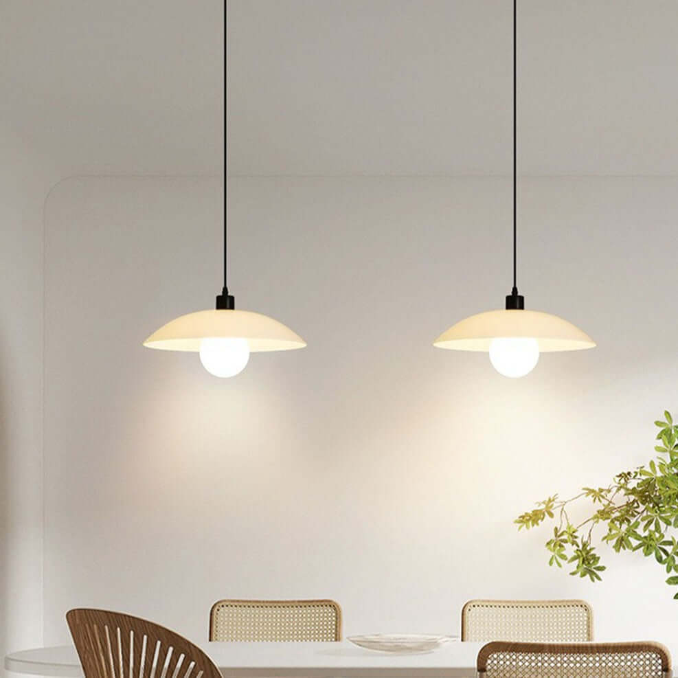 Minimalistisk hvid glas pendel