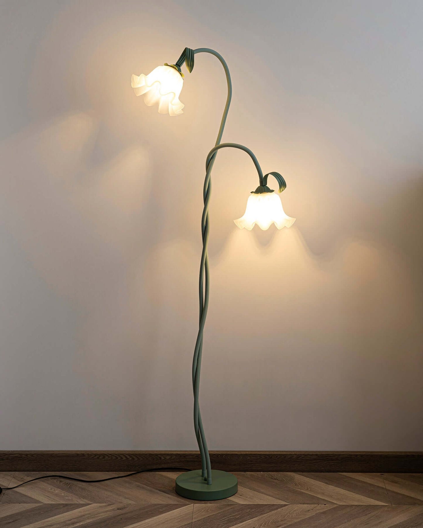 Elegant Blomster Gulvlampe i Mat Grøn