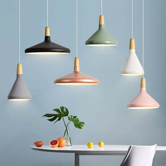 Konisk Pendel i Metal - Moderne Design