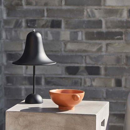 Ledningsfri Bordlampe i Klassisk Design