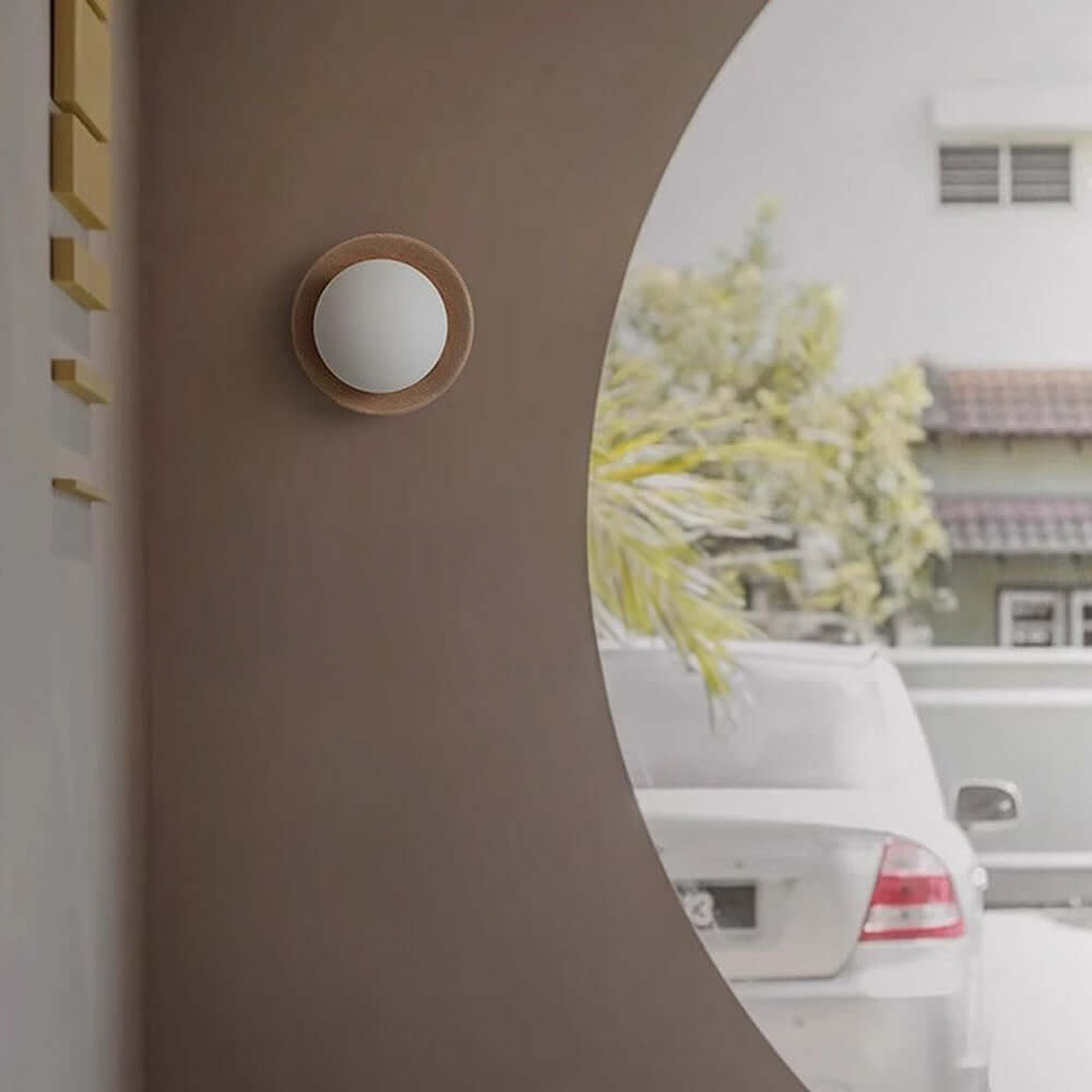 Elegant Trævæglampe i Hvidt - Minimalistisk Design