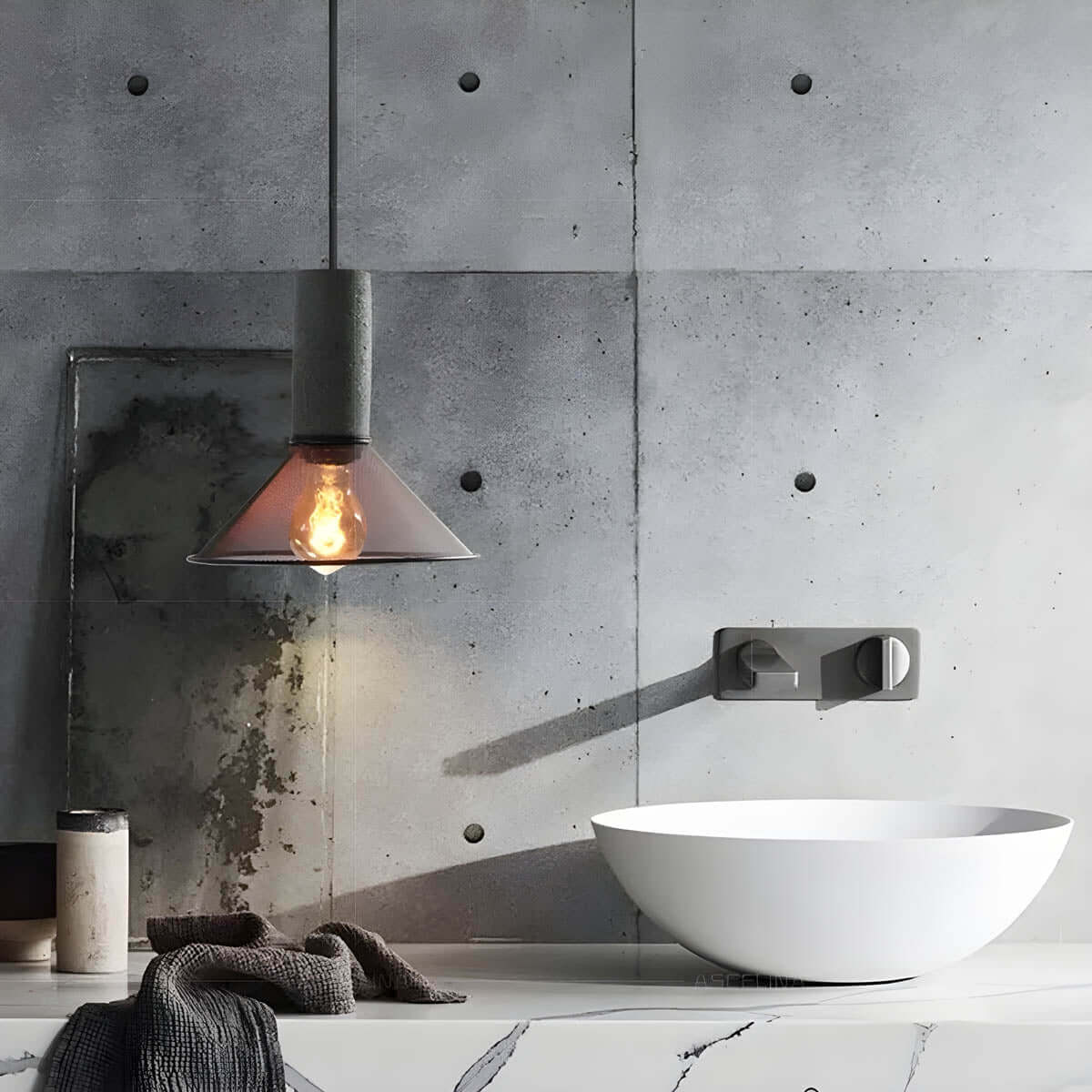 Industriel Loftpendel i Beton og Jern