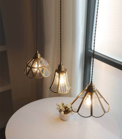 Elegant Glas Pendellampe - Messing Detaljer