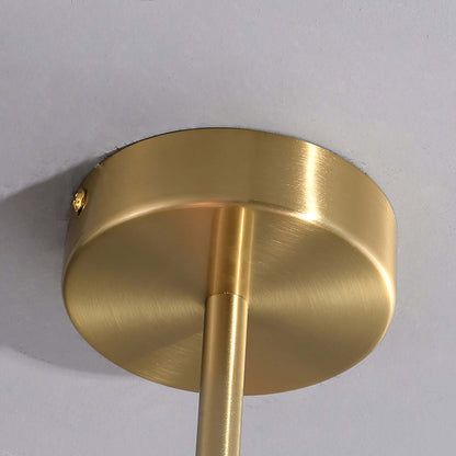 Elegant Lysekrone med Gyldne Detaljer & Lyserøde Glasskærme