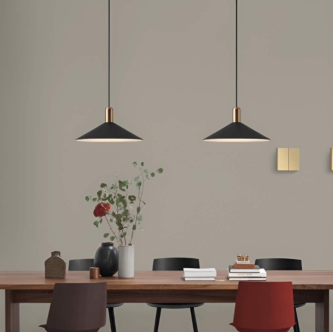Elegant Kegleformet Pendellampe 35cm