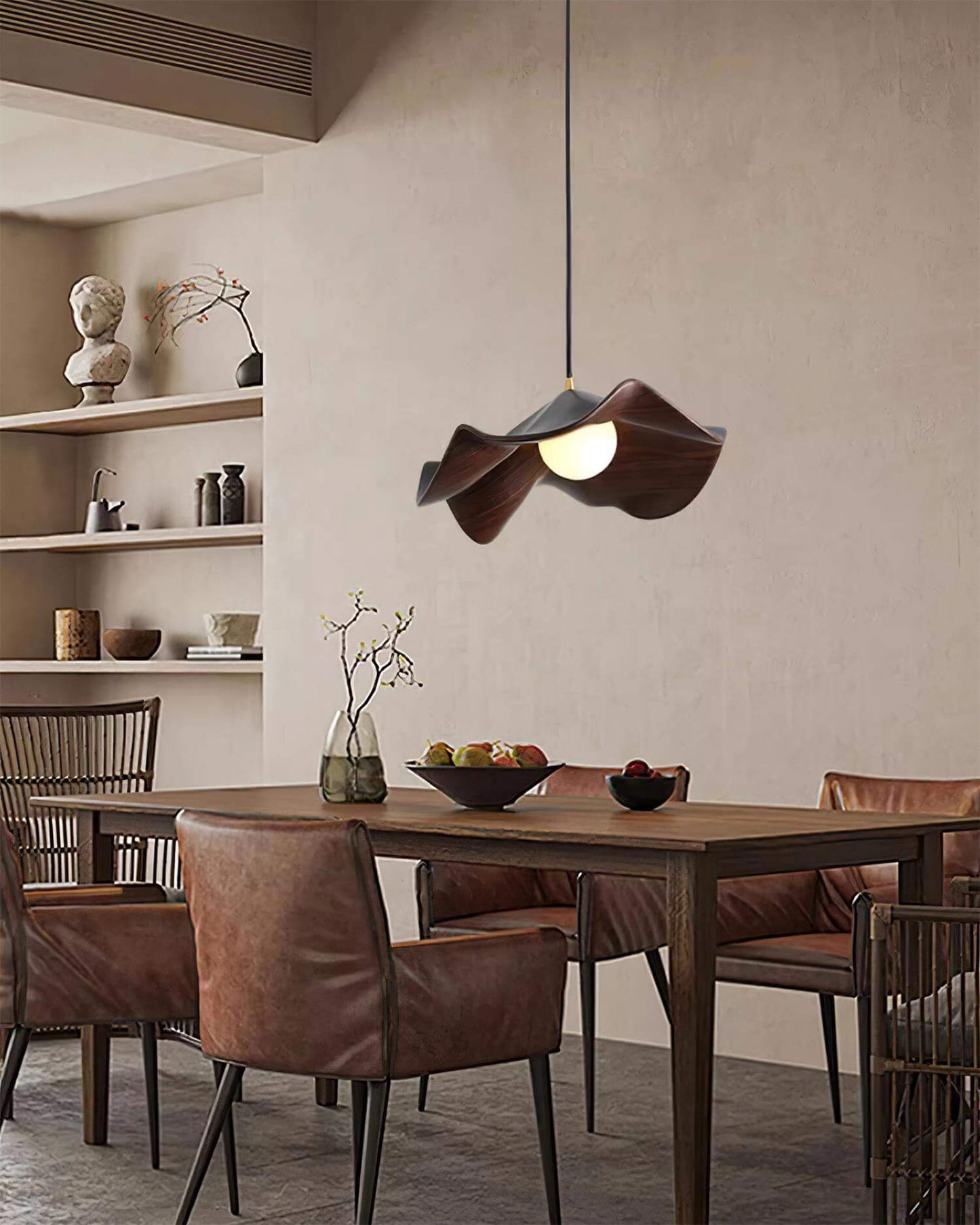 Unik Lotus Pendellampe i Harpiks & Metal