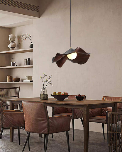 Unik Lotus Pendellampe i Harpiks & Metal