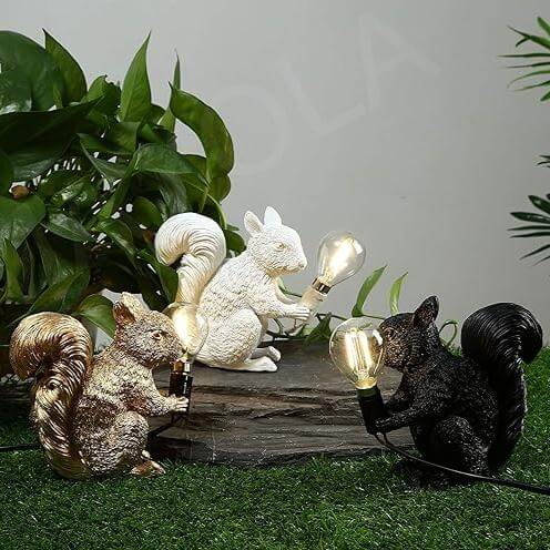 Sød Egern Bordlampe - Nordisk Design