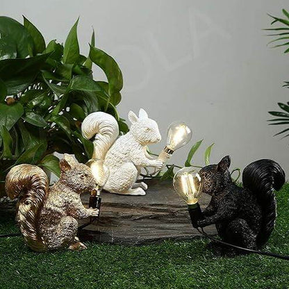 Sød Egern Bordlampe - Nordisk Design