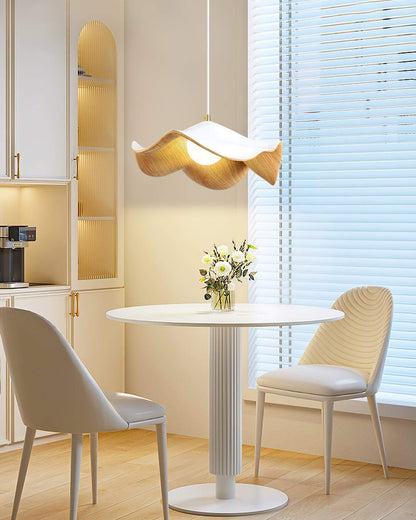 Unik Lotus Pendellampe i Harpiks & Metal