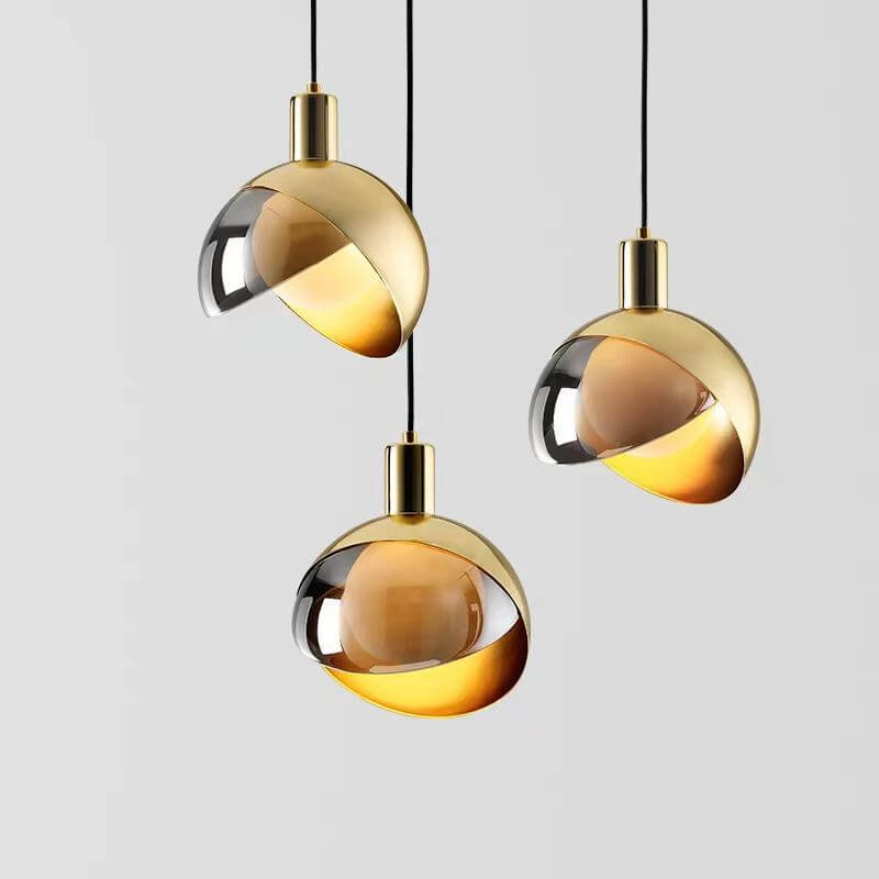 Elegant Pendellampe i Røggrå Glas & Guld
