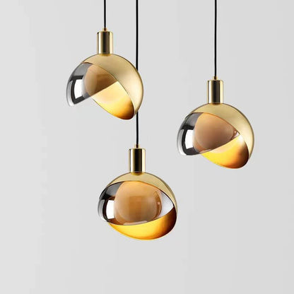Elegant Pendellampe i Røggrå Glas & Guld