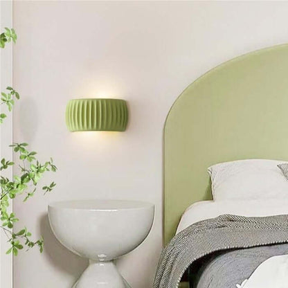 Ribbet Væglampe i Harpiks - Art Deco Design