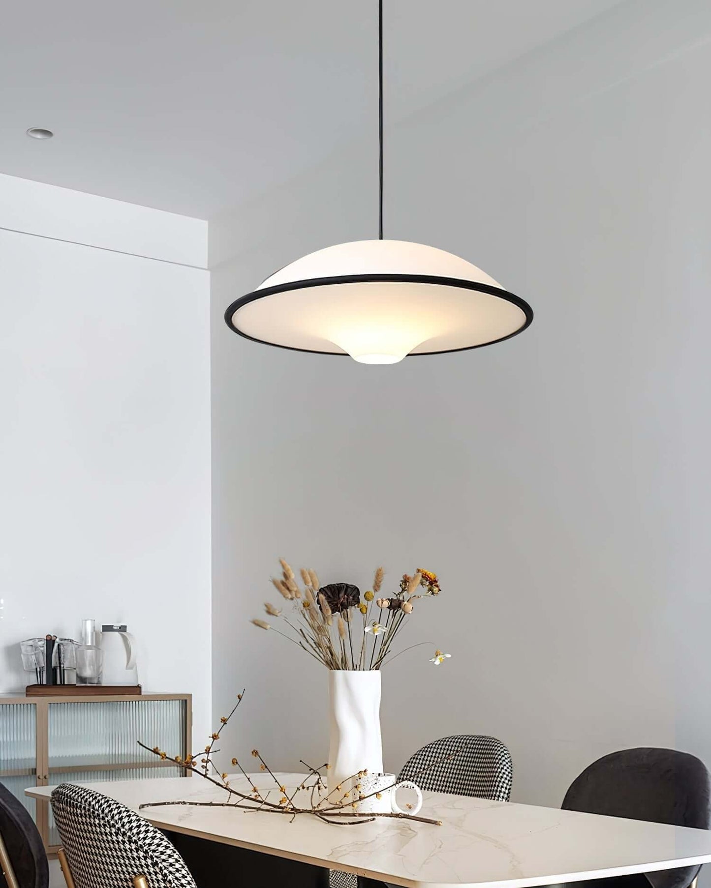 Moderne UFO Pendellampe i Akryl & Metal - Ø45cm