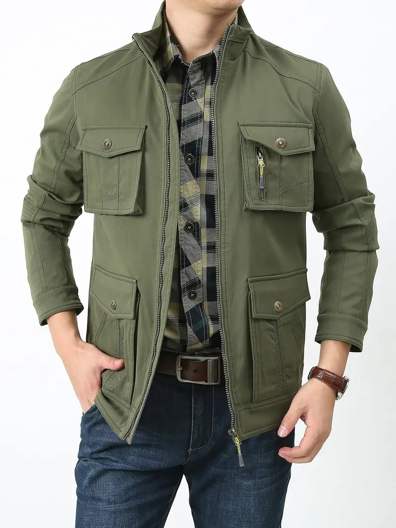 "Åndbar herre udendørs jakke, 100% nylon, vandafvisende med lommer, opstående krave, grå farve, casual fit"