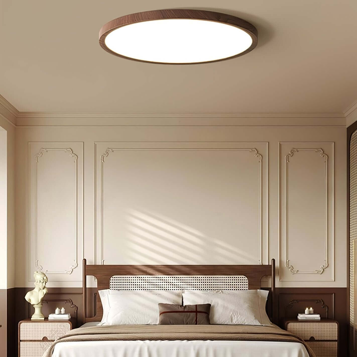 Ultratynd Rund Loftslampe i Akryl med Metalfinish