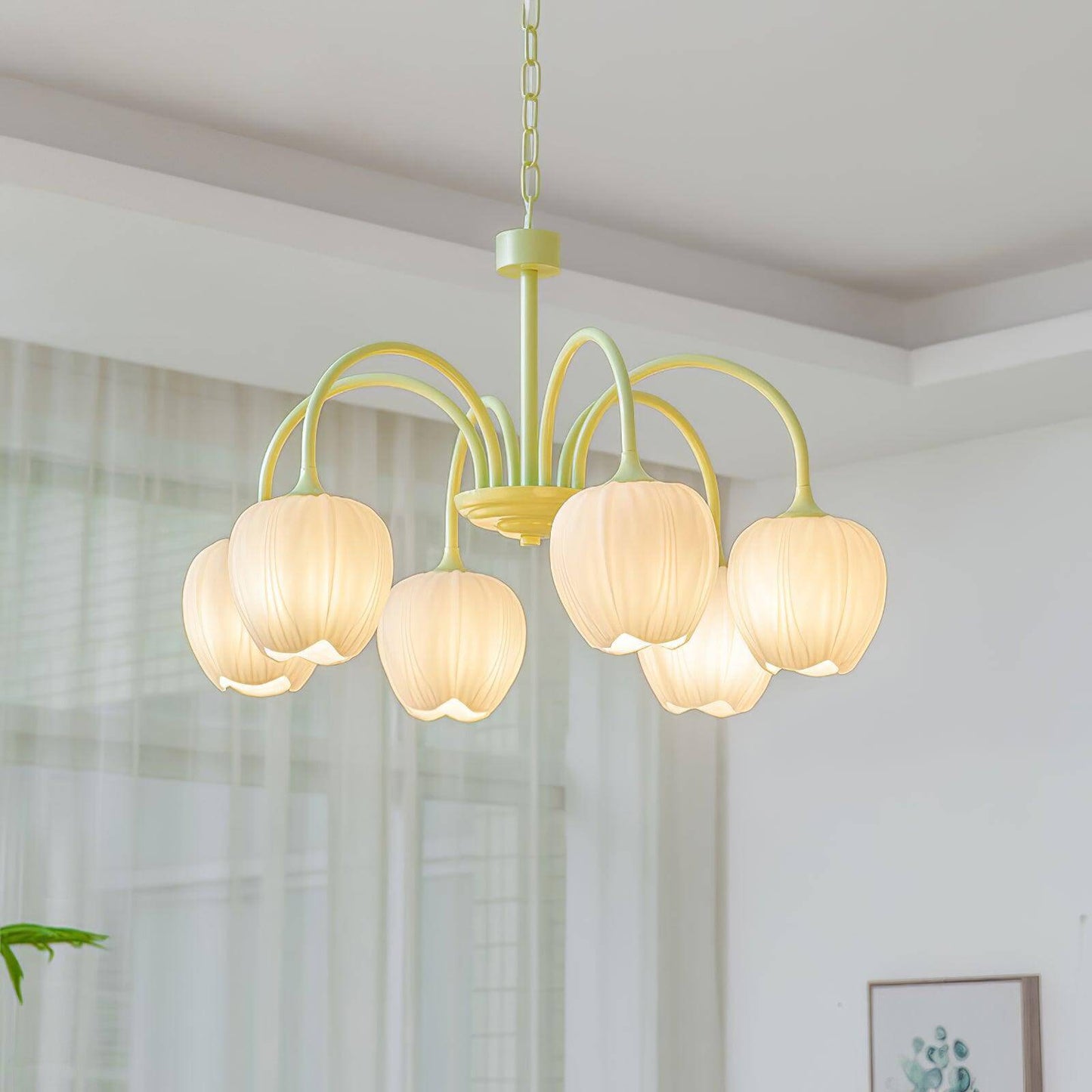 Elegant Matcha Lysekrone i Tulipandesign