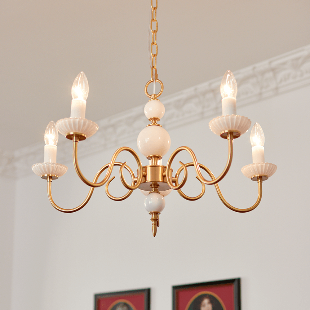 Elegant Retro Lysekrone i Cremefarvet Glas