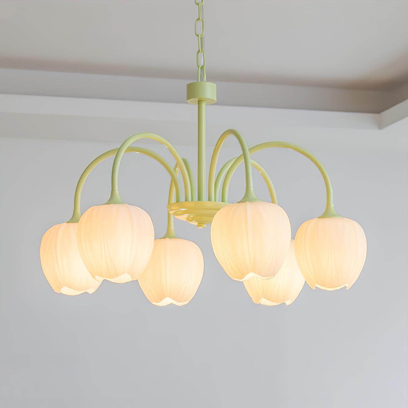 Elegant Matcha Lysekrone i Tulipandesign
