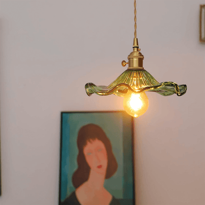 Elegant Hibiscus Pendel Lampe i Messing og Glas