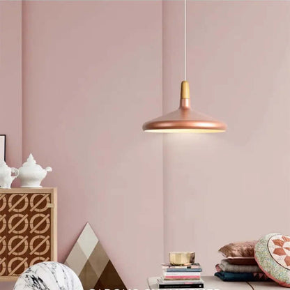 Konisk Pendel i Metal - Moderne Design