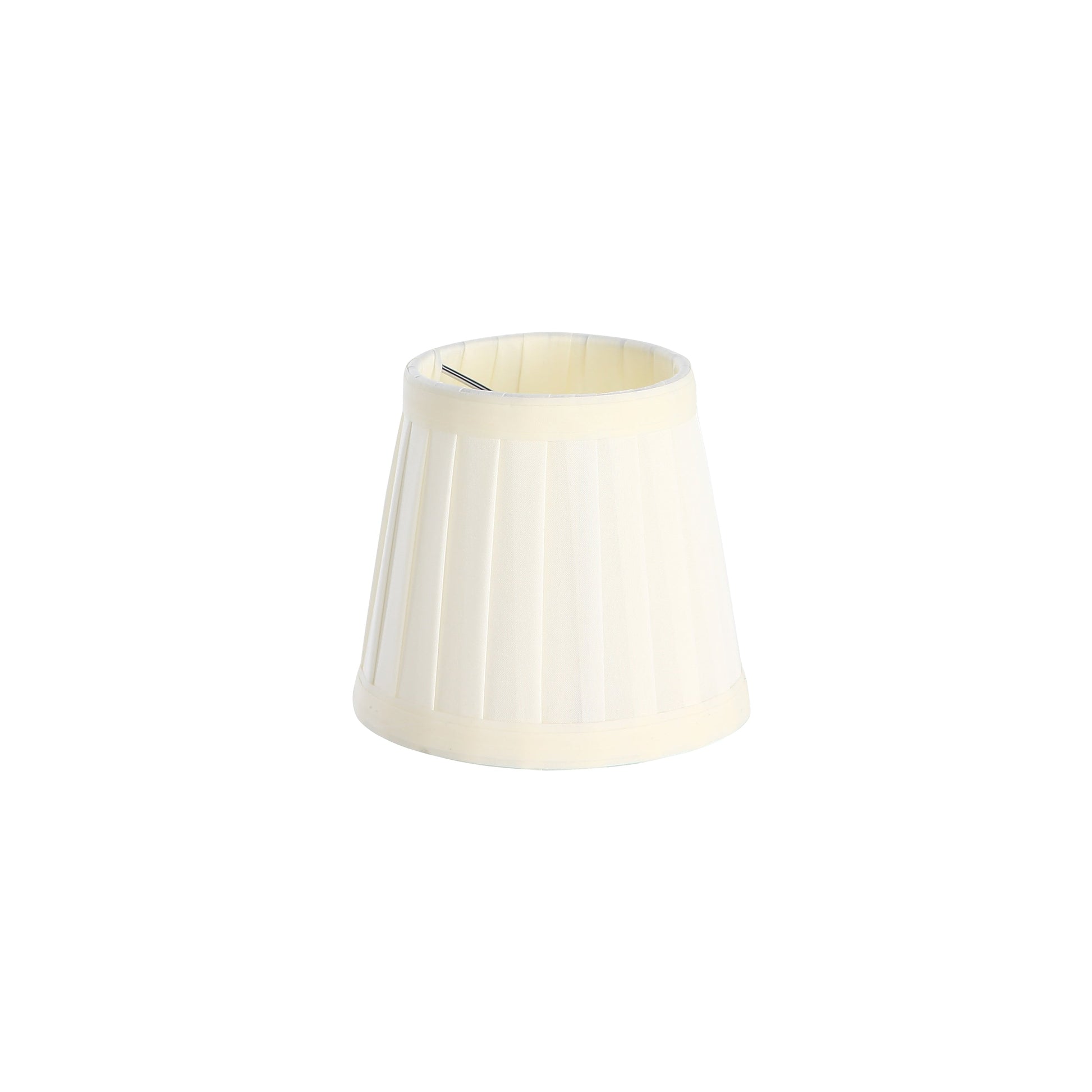 "Cremet hvid lysekrone lampeskærm i trapezdesign, ideel til væglamper; tilføjer elegance og varm lysfordeling."