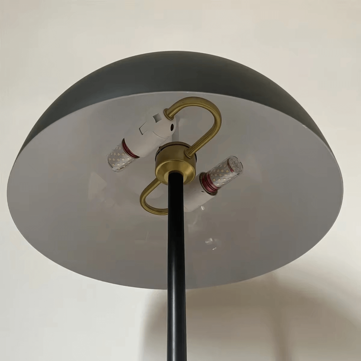 Elegant Nordisk Gulvlampe i Metal