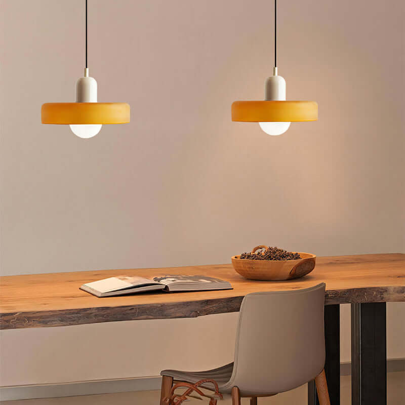 Farvet Glas Pendellampe - Bauhaus Design