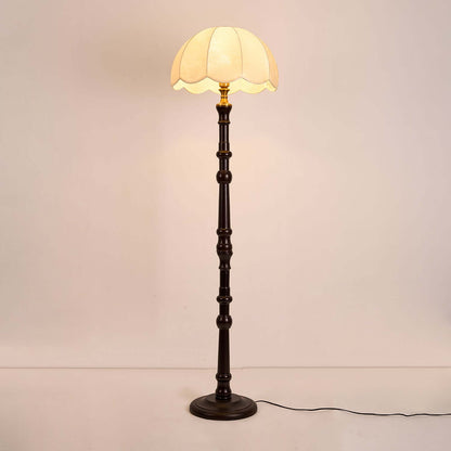 Elegant Gulvlampe i Træ med Stofskærm