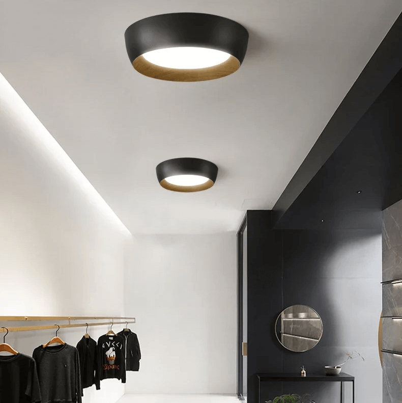 Minimalistisk LED loftslampe med trædetaljer