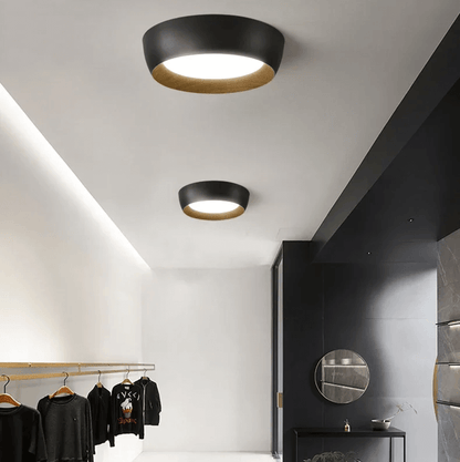 Minimalistisk LED loftslampe med trædetaljer